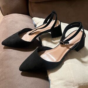 A New Day Black Pointed Toe Block Heel Pumps